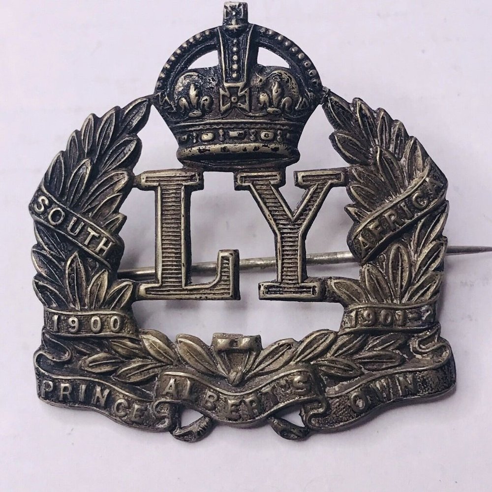 The Leicestershire Yeomanry Prince Alberts own cap pin Silver Tone Vintage